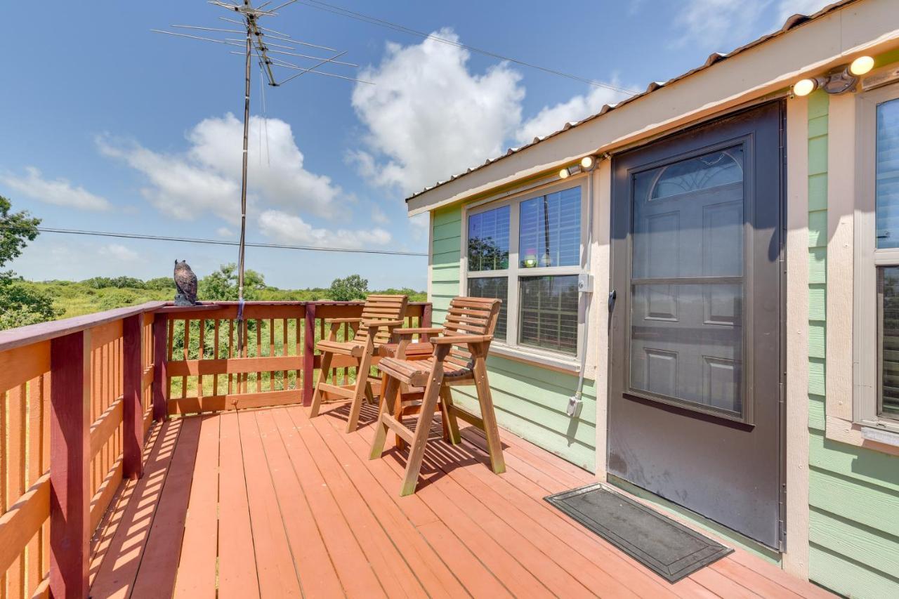 Sunny Crystal Beach Cottage With Deck And Grill! Exterior photo